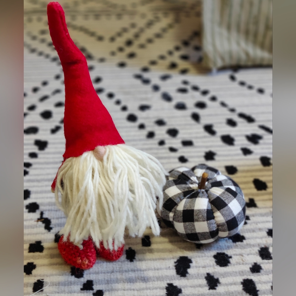 Holiday decor bundle.